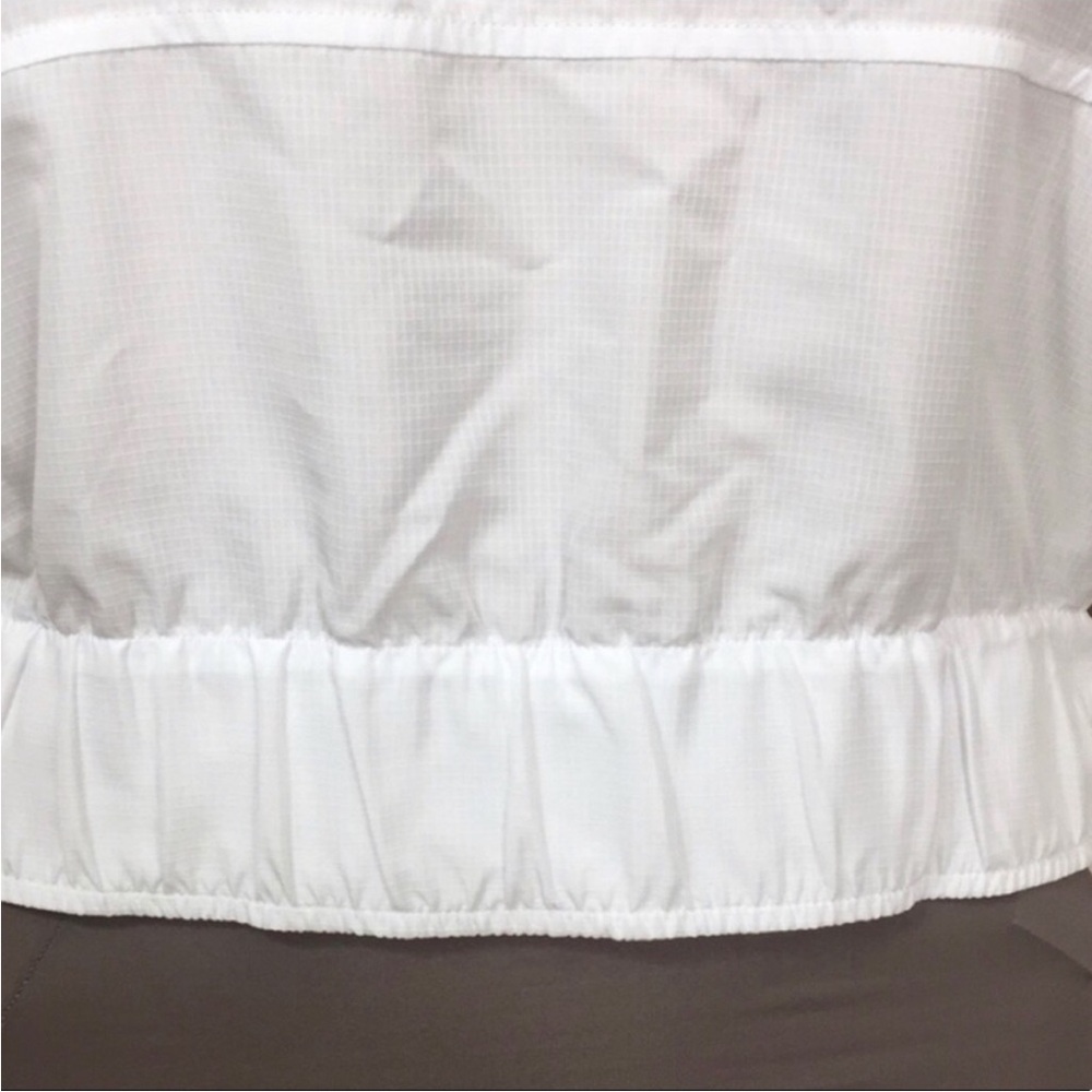 ๐ป Under Armour x Tim Coppens White Cropped Relaxed Smocked Blouse Short Sleeves - Picture 8 of 10